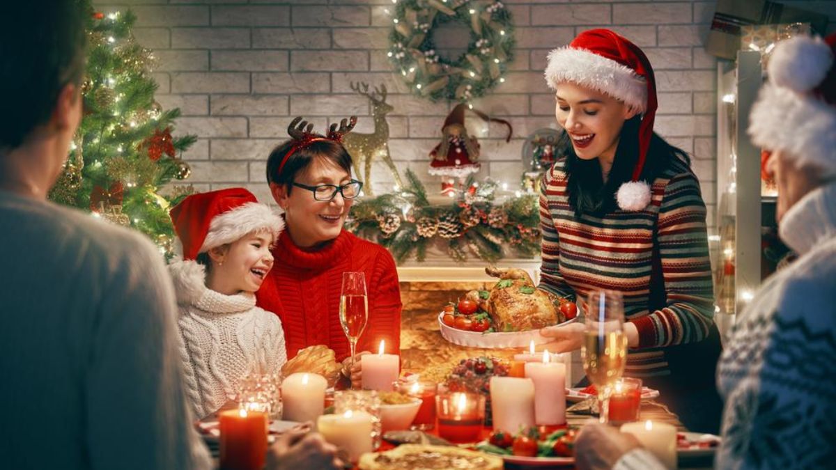 Top 5 Christmas Traditions To Bring The Family Closer